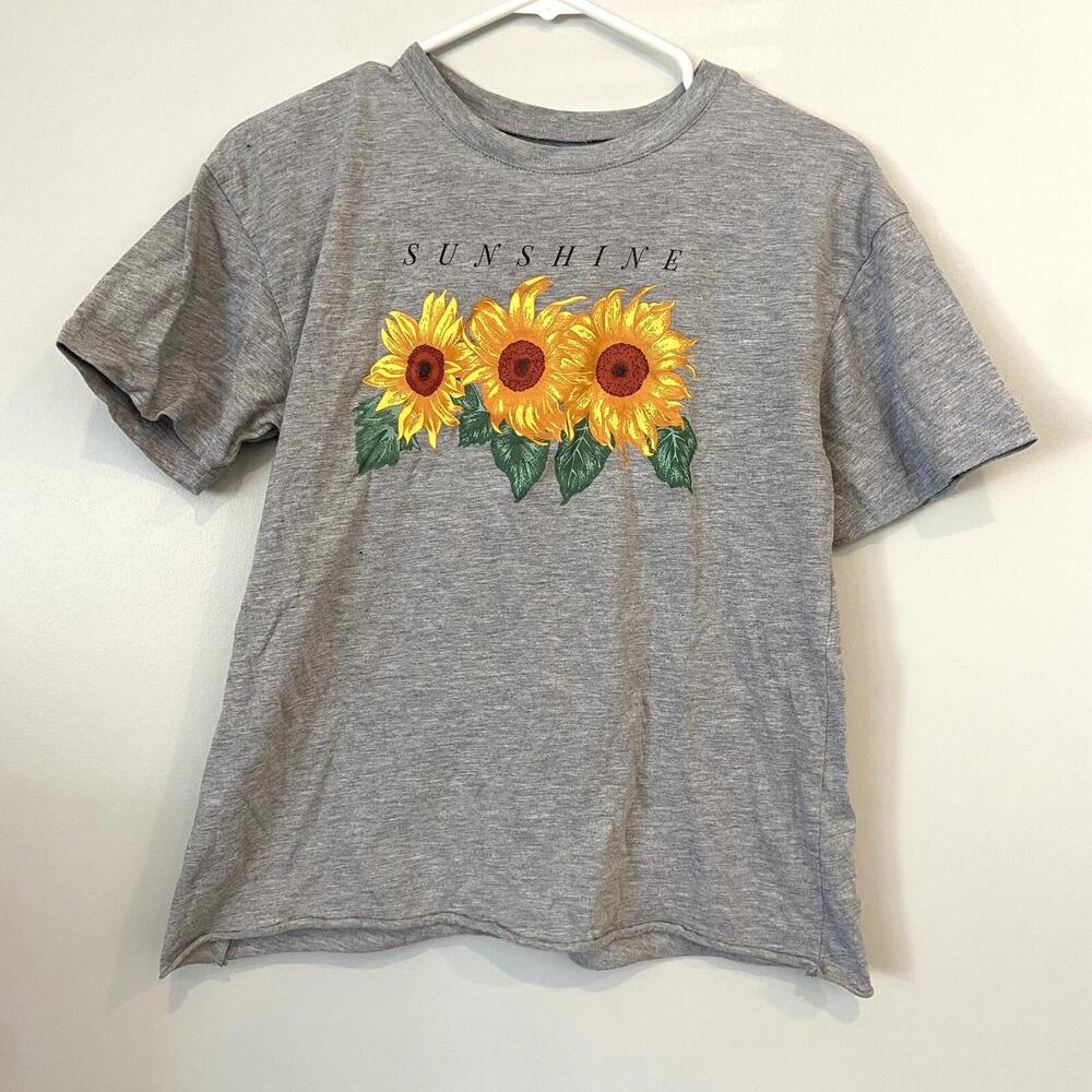 sunshine lettered sunflower picture gray t-shirt women’s small